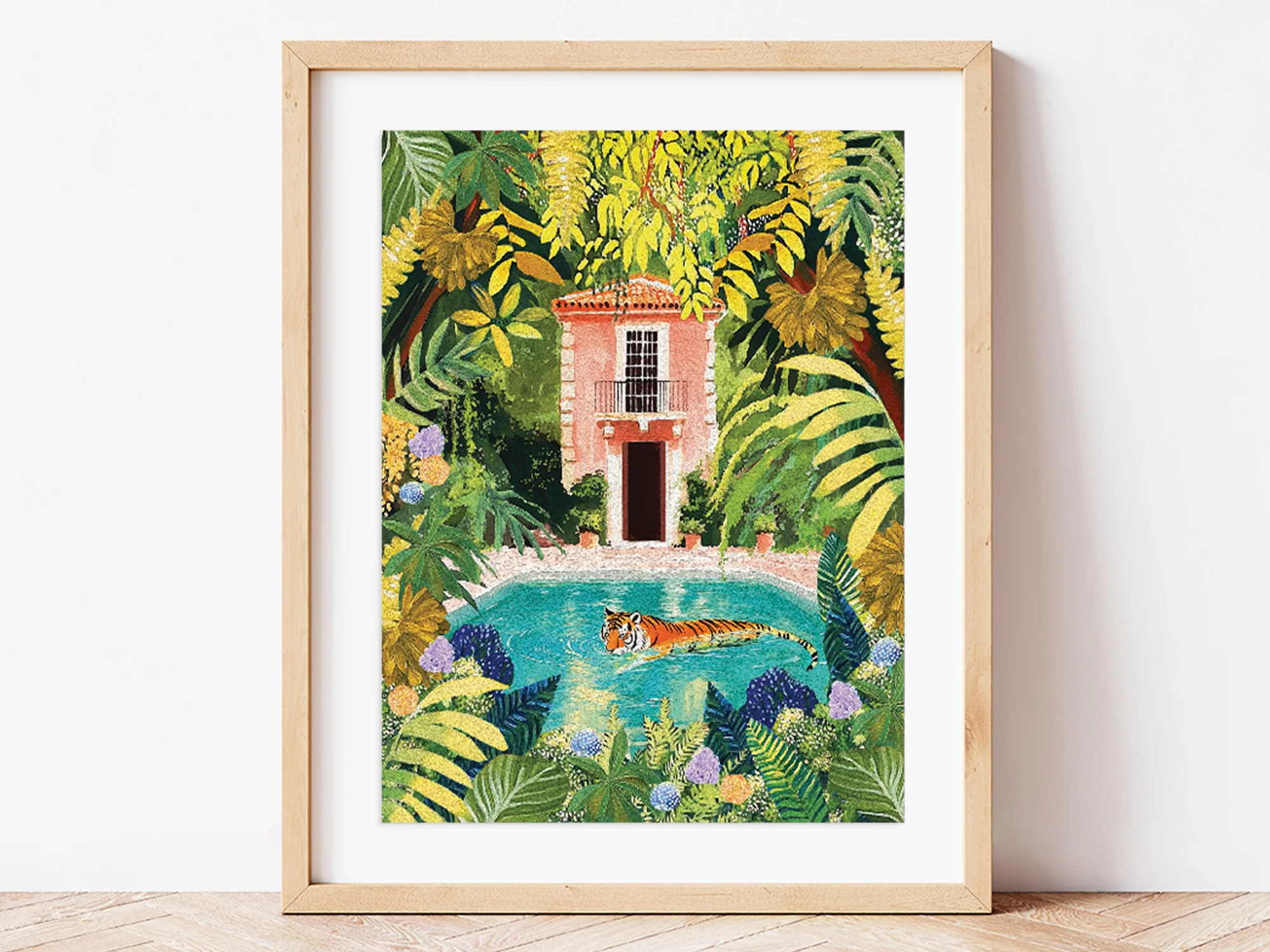 petit pinceau Tiger relaxing in my pool – Image 3