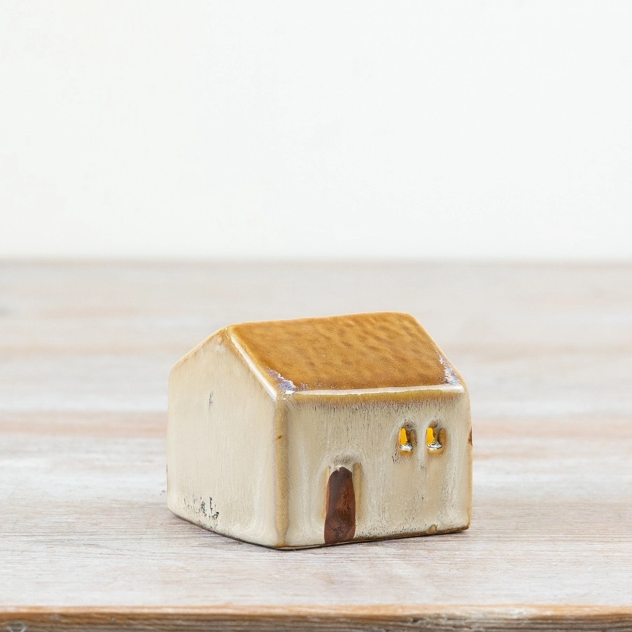 maison-toit-marron-dejolieschoses-lorient-decoration-noel