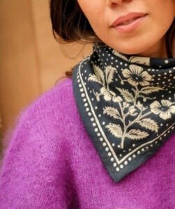 Hindi Bandana encre
