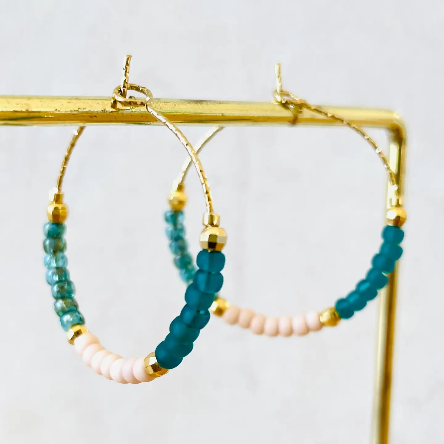 Créoles Miyuki Bleu rose doré