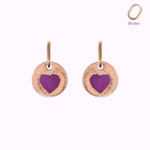 Boucles d’oreilles Camelia Demisel en cuir aubergine et rose doré, avec cœur central et créoles.