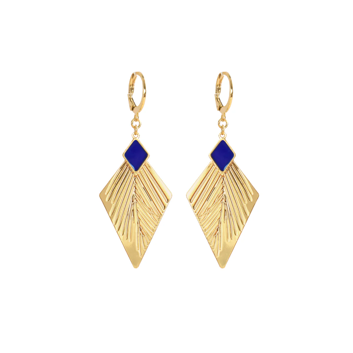 BOUCLES_D_OREILLE_PALMAE_feuille_de_palmier_grave_dore_email_blanc_creatrice_de_bijoux.jpg