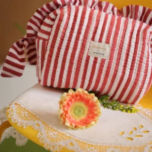 trousse de toilette Bonnie Gaya Rouge Bëllemme rayée rouge et blanc près de Vannes