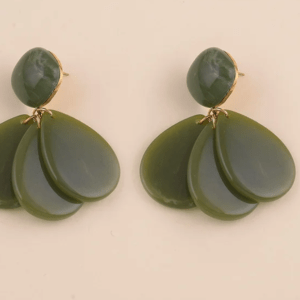 Boucles pendantes VERTE RÉSINE