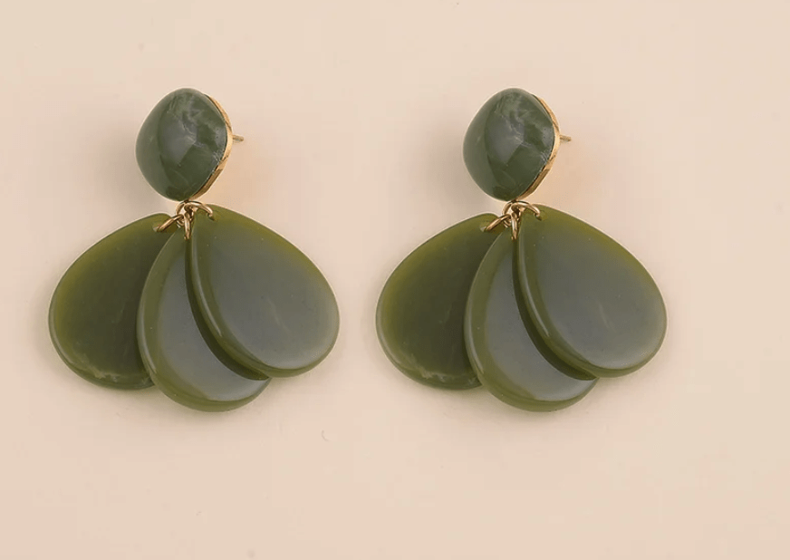 Boucles pendantes VERTE RÉSINE